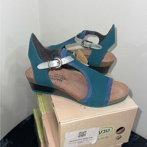 NAOT FANTASY COLLECTION Fiona Wedge Sandals Size 5 Teal and Blue AUTHENTIC NEW